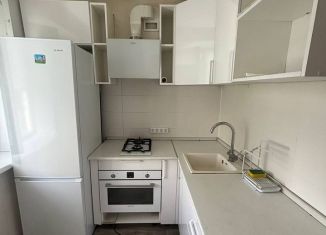 Сдаю в аренду 2-ком. квартиру, 46 м2, Челябинск, Российская улица, 59А