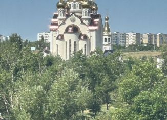 Четырехкомнатная квартира на продажу, 72 м2, Волгодонск, улица Маршала Кошевого, 36