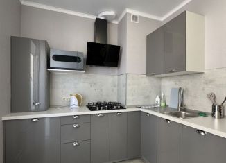 Продаю однокомнатную квартиру, 44 м2, Новороссийск, улица Мурата Ахеджака, 4