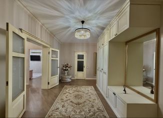 Продам трехкомнатную квартиру, 109 м2, Краснодар, Постовая улица, 33, микрорайон Центральный