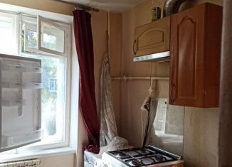 Сдаю в аренду 1-ком. квартиру, 31 м2, Петергоф, Озерковая улица