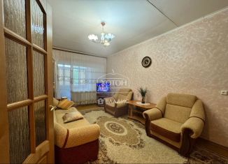 Продается 3-комнатная квартира, 56 м2, Элиста, улица Хонинова, 4