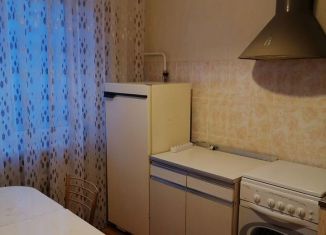 Сдаю 3-ком. квартиру, 63.5 м2, Мценск, улица Кузьмина, 8