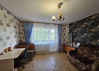 Продаю 2-ком. квартиру, 49 м2, Псковская область, Зелёная улица, 14