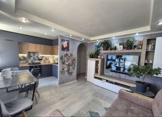Продается трехкомнатная квартира, 60 м2, Екатеринбург, улица Электриков, 23, метро Проспект Космонавтов
