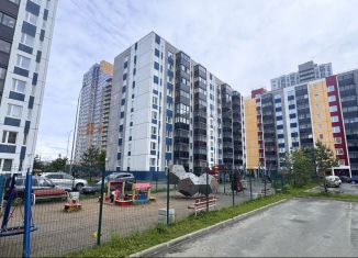 Сдам в аренду трехкомнатную квартиру, 60 м2, Петрозаводск, улица Генерала Судакова, 7