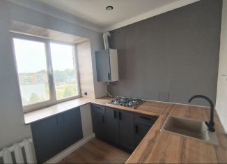 Продам трехкомнатную квартиру, 51.7 м2, Азнакаево, улица Хасанова, 23