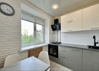 Продается двухкомнатная квартира, 41.2 м2, Лобня, улица Комиссара Агапова, 5