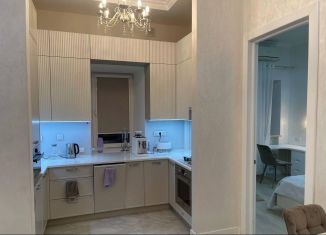 Сдается в аренду 4-комнатная квартира, 89 м2, Москва, Садовая-Каретная улица, 20с1, Тверской район