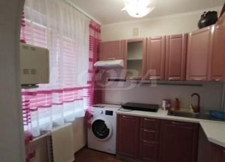 Сдаю трехкомнатную квартиру, 62 м2, Тобольск, 8-й микрорайон, 23