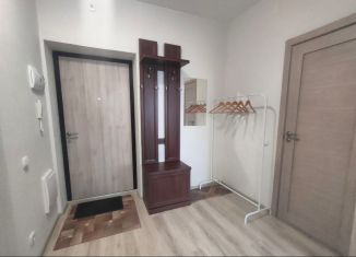 Сдам в аренду 2-ком. квартиру, 56 м2, Екатеринбург, улица Чемпионов, 5