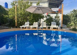 Сдаю в аренду коттедж, 100 м2, Судак, улица Нахимова, 14