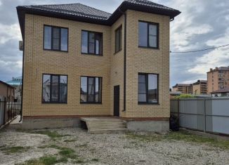Продаю дом, 220 м2, посёлок городского типа Яблоновский, улица Королёва, 25
