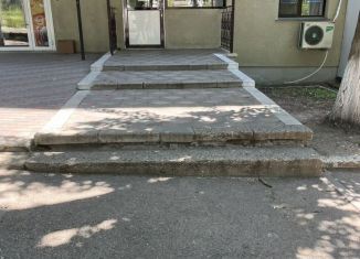 Продаю торговую площадь, 184.2 м2, Ессентуки, улица Ермолова, 131