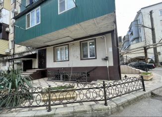 Сдаю в аренду торговую площадь, 50 м2, Махачкала, улица Абдулхакима Исмаилова, 4Б, Советский внутригородской район