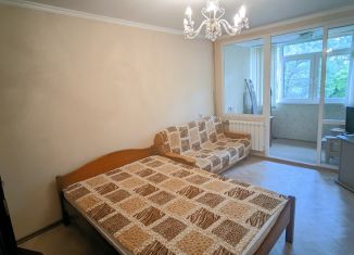 Сдам 1-комнатную квартиру, 31 м2, Сочи, улица Роз, 41