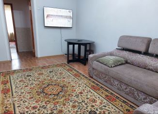 Сдам в аренду 2-ком. квартиру, 50 м2, Махачкала, улица Нахимова, 20