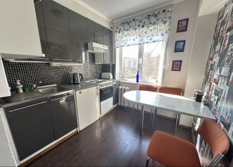 Сдача в аренду 2-комнатной квартиры, 42 м2, Петрозаводск, Московская улица, 3