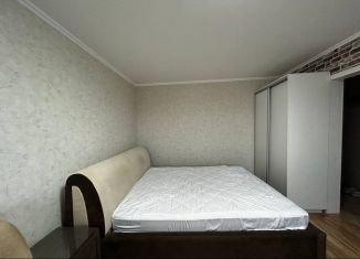 Сдача в аренду однокомнатной квартиры, 40 м2, Тюмень, улица Павла Шарова, 7