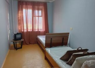 Сдается в аренду двухкомнатная квартира, 48 м2, Тобольск, 4-й микрорайон, 1