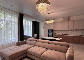 Сдаю в аренду 3-ком. квартиру, 101 м2, Воронеж, улица Танкиста Серебрякова, 14/1, Центральный район