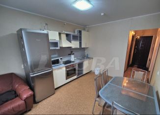 Сдам в аренду 1-комнатную квартиру, 45 м2, Тюмень, улица Пермякова, 82к1, Восточный округ