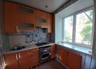 Сдам в аренду 2-комнатную квартиру, 44 м2, Тихвин, 1-й микрорайон, 21