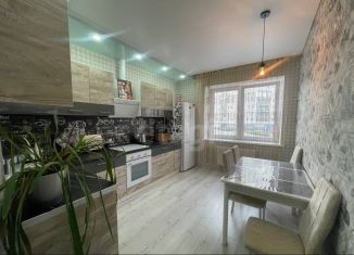 Сдаю в аренду 2-комнатную квартиру, 63 м2, Тюмень, улица Мельникайте, 2к10, ЖК Горизонт