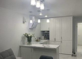 Сдам 4-комнатную квартиру, 100 м2, Сочи, Крымская улица, 32
