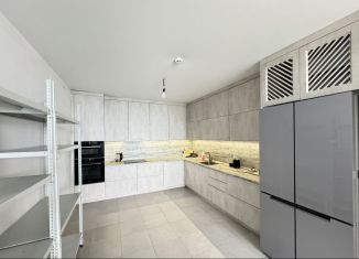 Сдается 3-комнатная квартира, 86 м2, Тюмень, Полевая улица, 117к5
