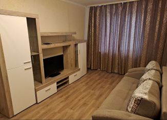 Сдам в аренду 1-ком. квартиру, 31.8 м2, поселок городского типа Стройкерамика, улица Академика Дмитрия Козлова, 11