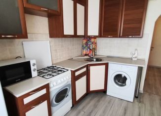 Сдаю в аренду однокомнатную квартиру, 45 м2, Казань, Залесная улица, 2