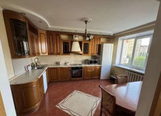 Сдаю трехкомнатную квартиру, 108 м2, Тюмень, улица Пермякова, 69к3, Восточный округ