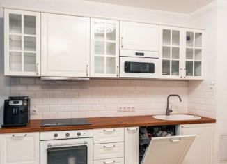 Сдача в аренду 2-комнатной квартиры, 77 м2, Санкт-Петербург, Плесецкая улица, 6, муниципальный округ Юнтолово