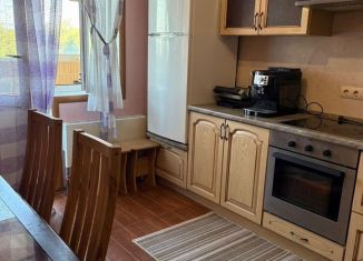 Сдам в аренду 2-комнатную квартиру, 65 м2, деревня Малые Вязёмы, Петровское шоссе, 5