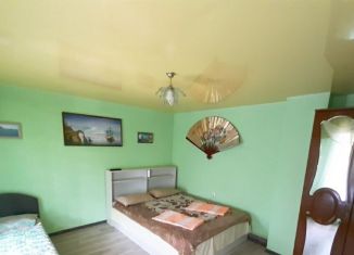 Аренда дома, 40 м2, посёлок городского типа Черноморское, Первомайская улица, 9