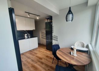 Сдается в аренду трехкомнатная квартира, 64 м2, Сочи, переулок Трунова, 4, микрорайон Завокзальный