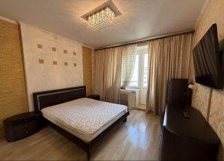 Сдаю 2-ком. квартиру, 67 м2, Татарстан, Чистопольская улица, 85