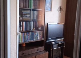 Трехкомнатная квартира в аренду, 66 м2, Тихвин, микрорайон 1А, 10