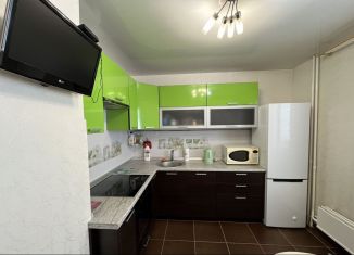 Сдача в аренду 2-ком. квартиры, 60 м2, Краснодар, улица Академика Лукьяненко, 34, микрорайон Микрохирургии глаза