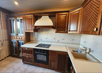 Сдам 2-ком. квартиру, 75 м2, Сочи, улица Молокова, 20, микрорайон Черемушки