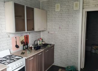 Сдаю 2-ком. квартиру, 53 м2, Гусь-Хрустальный, улица Старых Большевиков, 28А