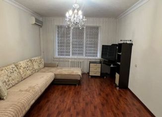 Сдам в аренду трехкомнатную квартиру, 72 м2, Грозный, улица Дьякова, 18