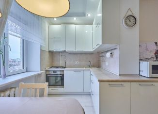 Сдается 2-комнатная квартира, 47 м2, Краснодар, улица Хакурате, 10к1, микрорайон Центральный