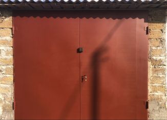 Продаю гараж, 30 м2, посёлок городского типа Новоозёрное, Центральная площадь