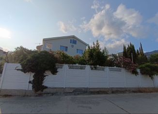 Сдаю дом, 260 м2, поселок городского типа Отрадное, Лазурная улица, 44