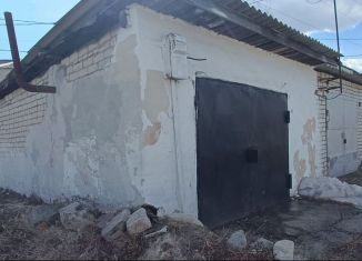 Продам гараж, 30 м2, поселок городского типа Прогресс, улица Спартака