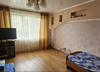 Сдам в аренду трехкомнатную квартиру, 65 м2, Сызрань, улица Щусева, 10