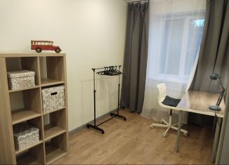 Сдаю в аренду двухкомнатную квартиру, 42.7 м2, посёлок фабрики имени 1 Мая, посёлок Фабрики имени 1 Мая, 44