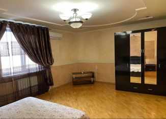 Сдам однокомнатную квартиру, 63 м2, Краснодар, микрорайон Юбилейный, проспект Чекистов, 24